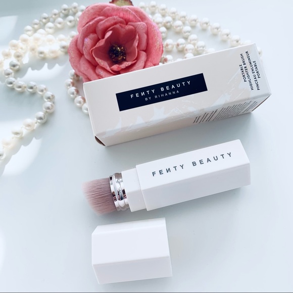 Fenty Beauty Makeup New Fenty Beauty Portable Highlighter Brush 4 Poshmark